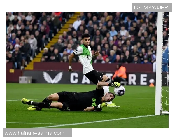 英超激战莱比锡凭乌龙球绝杀里昂全场沸腾瞬间回顾